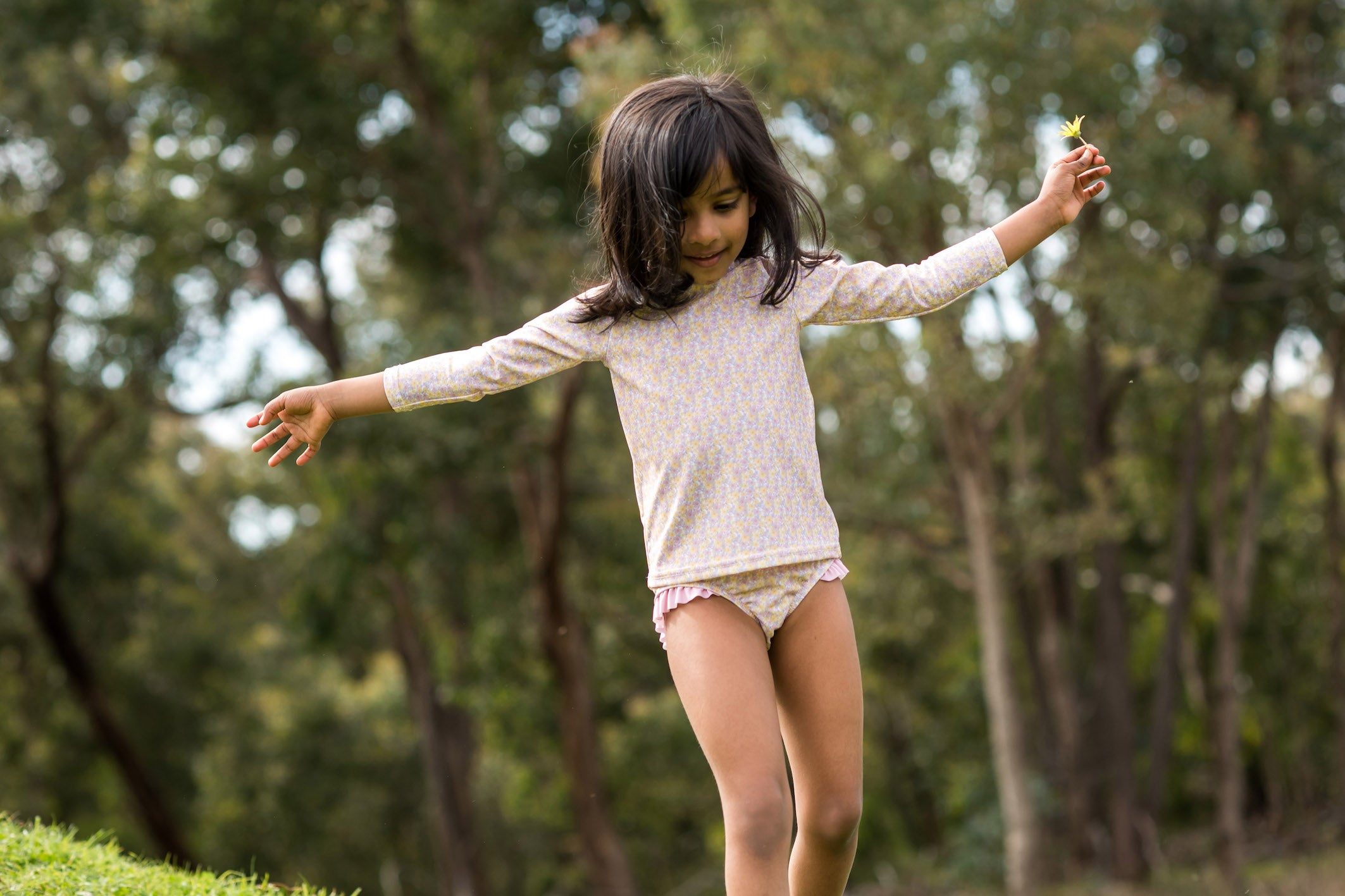 daintree daisy long sleeve rashguard