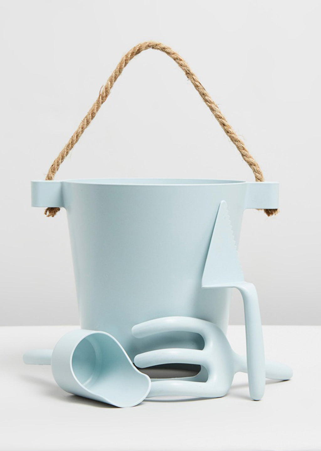 the beach people beach toy set (pale blue)